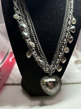 Elegant 12” Silver Toned Heart Pendant Necklace